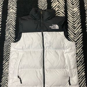 The North Face Black White 700 Down Filled Vest 1996 Retro Size Medium NWOT